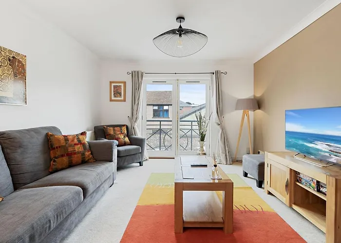 Quayside House By Staytor Accommodation